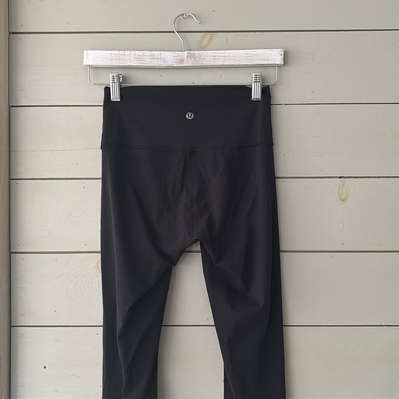 Lululemon Wunder Under High-Rise Leggings – Black (Size 4) - Picture 7 of 8